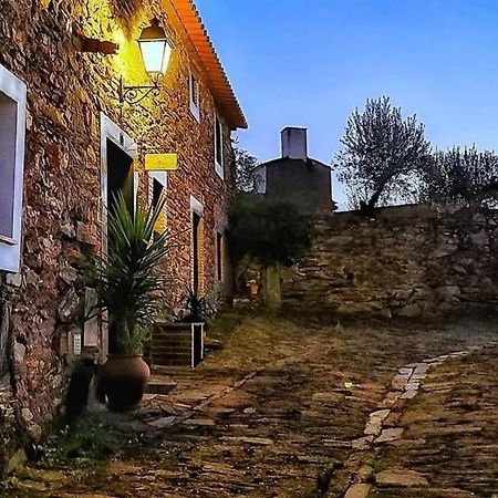 Refugio Da Vila モンサラズ エクステリア 写真